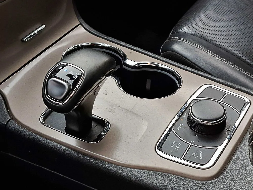 Jeep Grand Cherokee 3.6 Limited At 4x4 año 2016