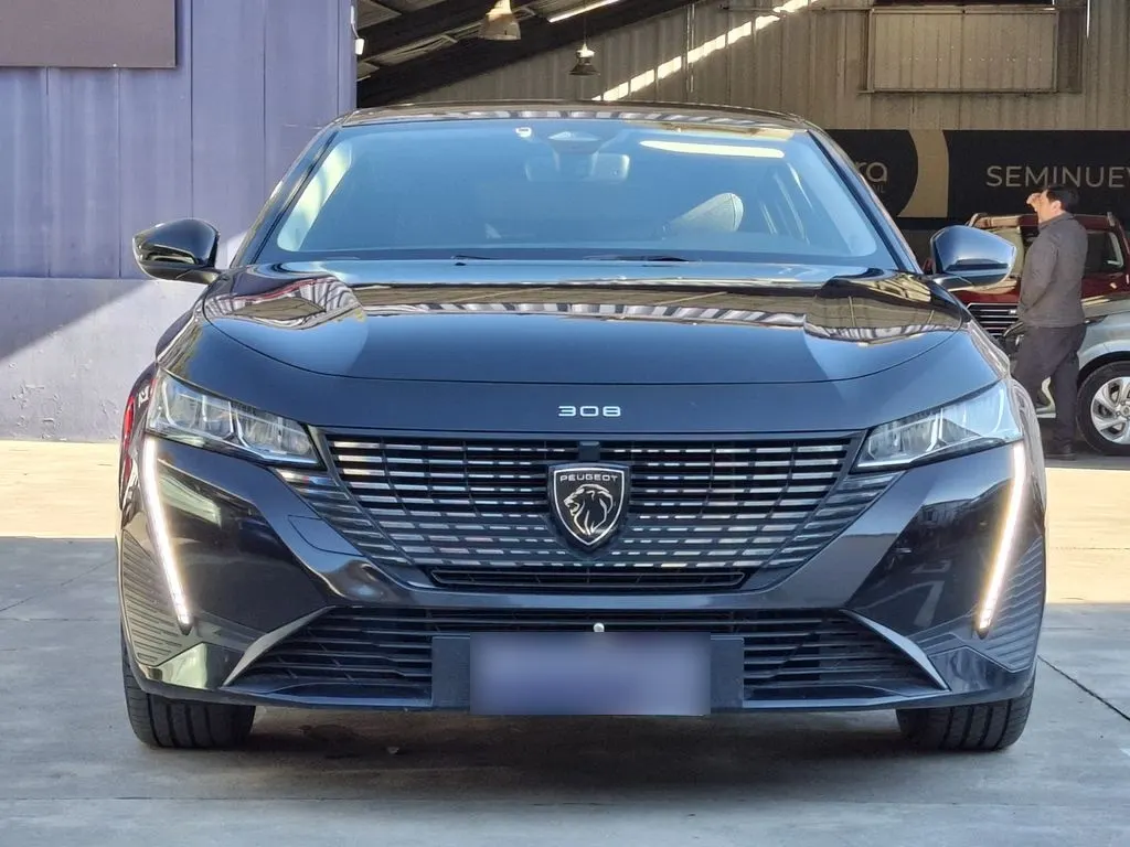 Peugeot 308 1.2 Allure Pack Puretech 130hp At año 2024