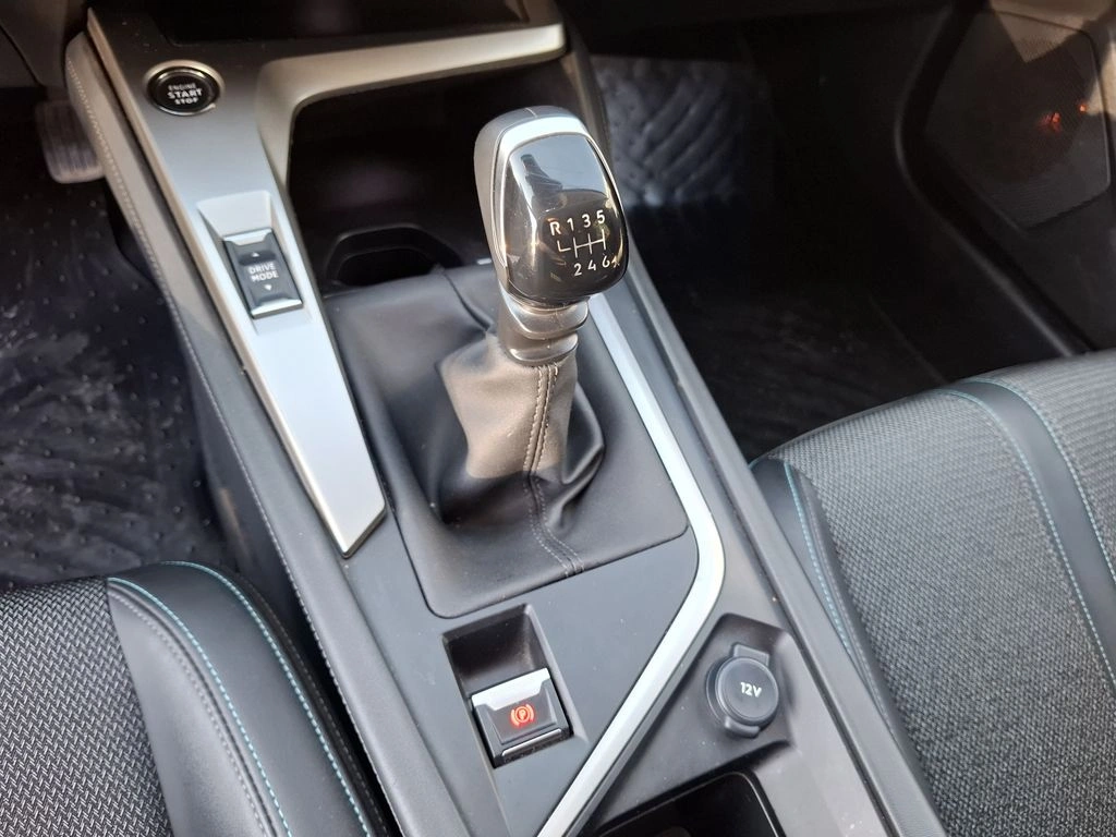 Peugeot 308 1.2 Allure Pack Puretech 130hp At año 2024