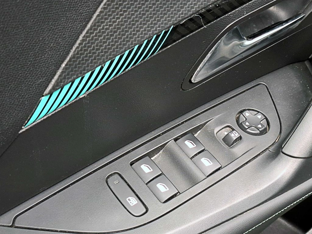 Peugeot 2008 1.2 Gt Ev At año 2023