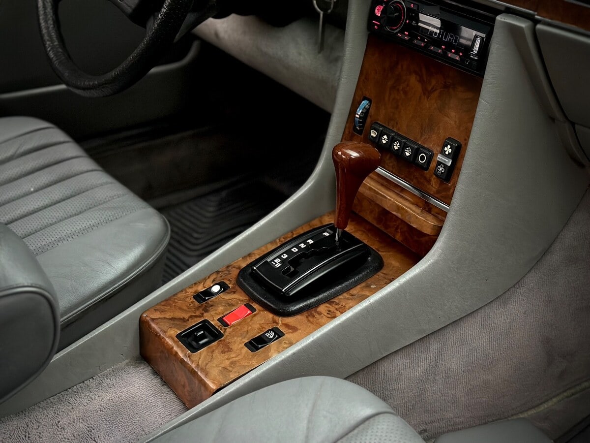 Mercedes-Benz 380 Sl año 1985
