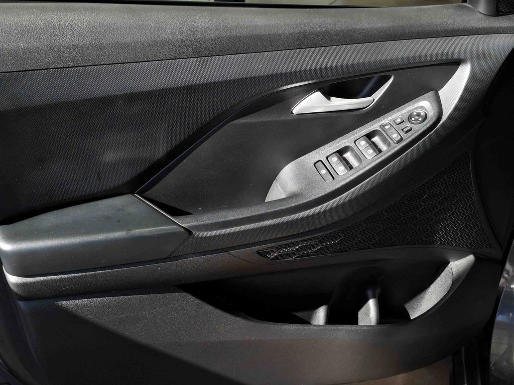 Hyundai Creta 1.5 Plus Su2id 4x2 Cvt At 5p año 2025