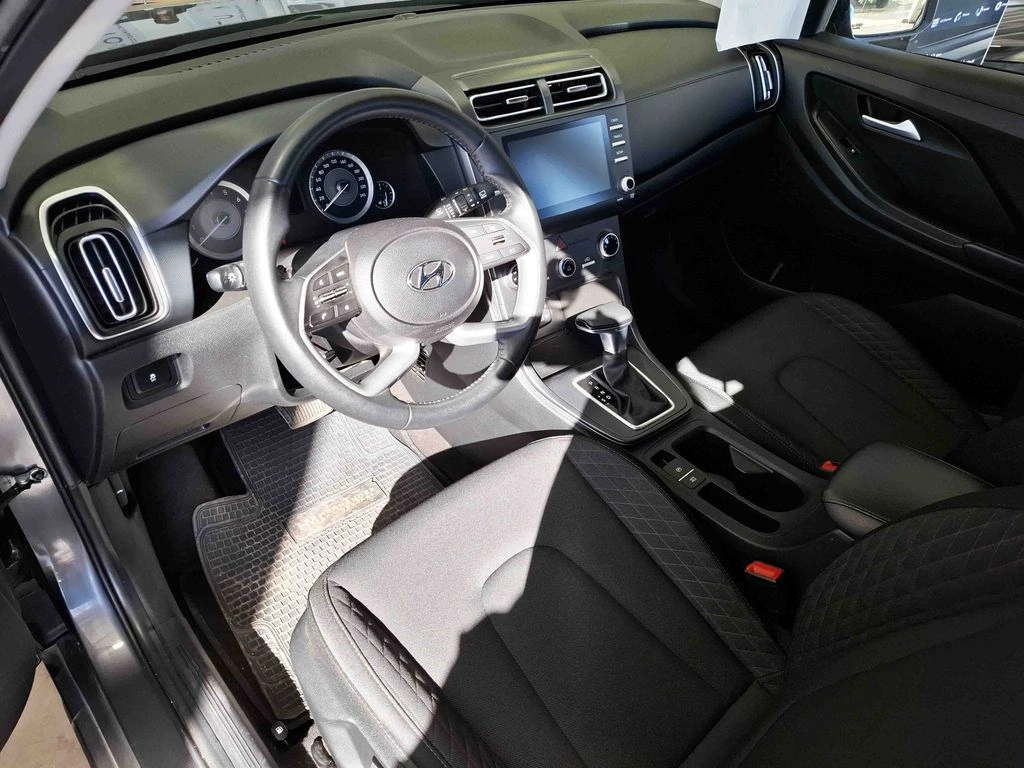 Hyundai Creta 1.5 Plus Su2id 4x2 Cvt At 5p año 2025