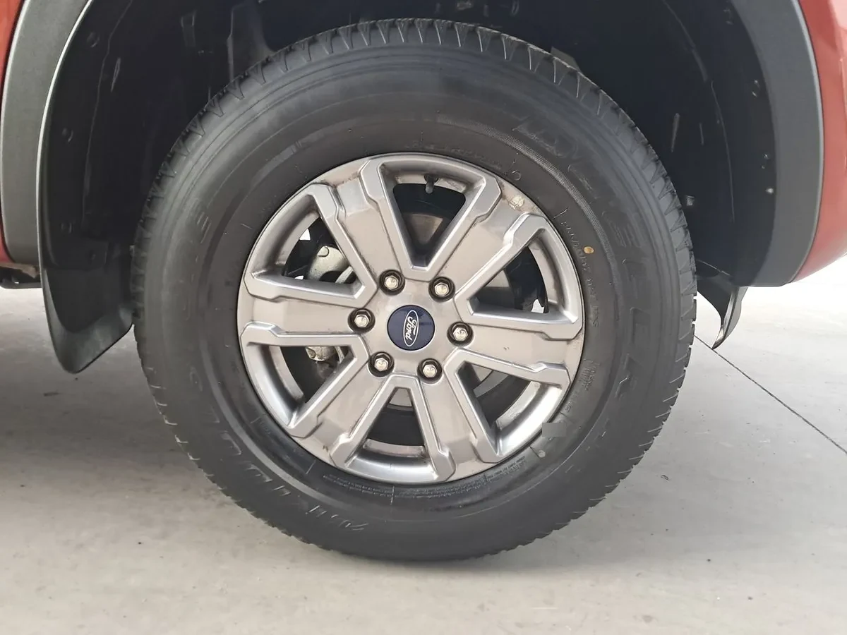 Ford Ranger 2.0 Xls Diesel 4x2 Dob. Cab. Mt 4p año 2025