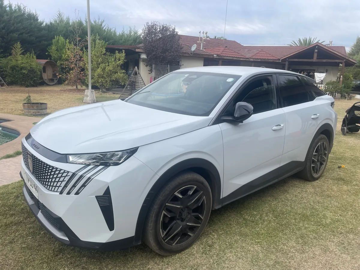 PEUGEOT 3008 1.2 Premiere Mhev 136 At Hibrido año 2025