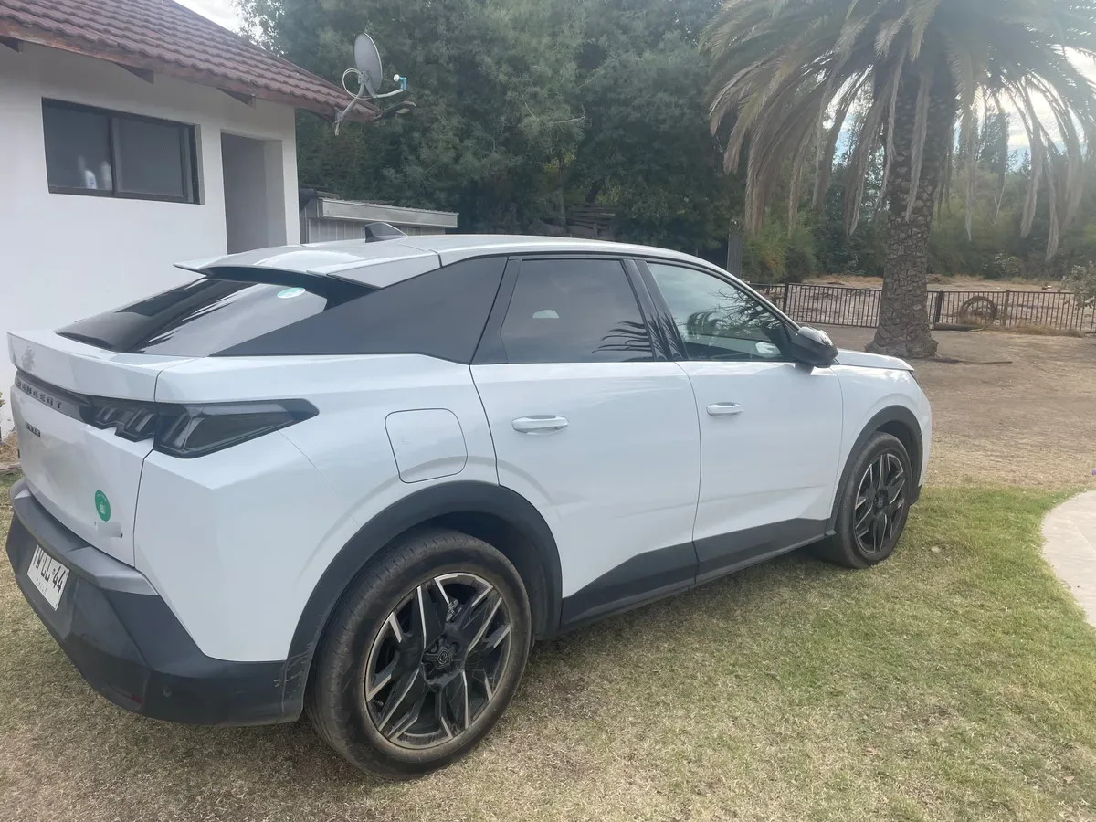 PEUGEOT 3008 1.2 Premiere Mhev 136 At Hibrido año 2025