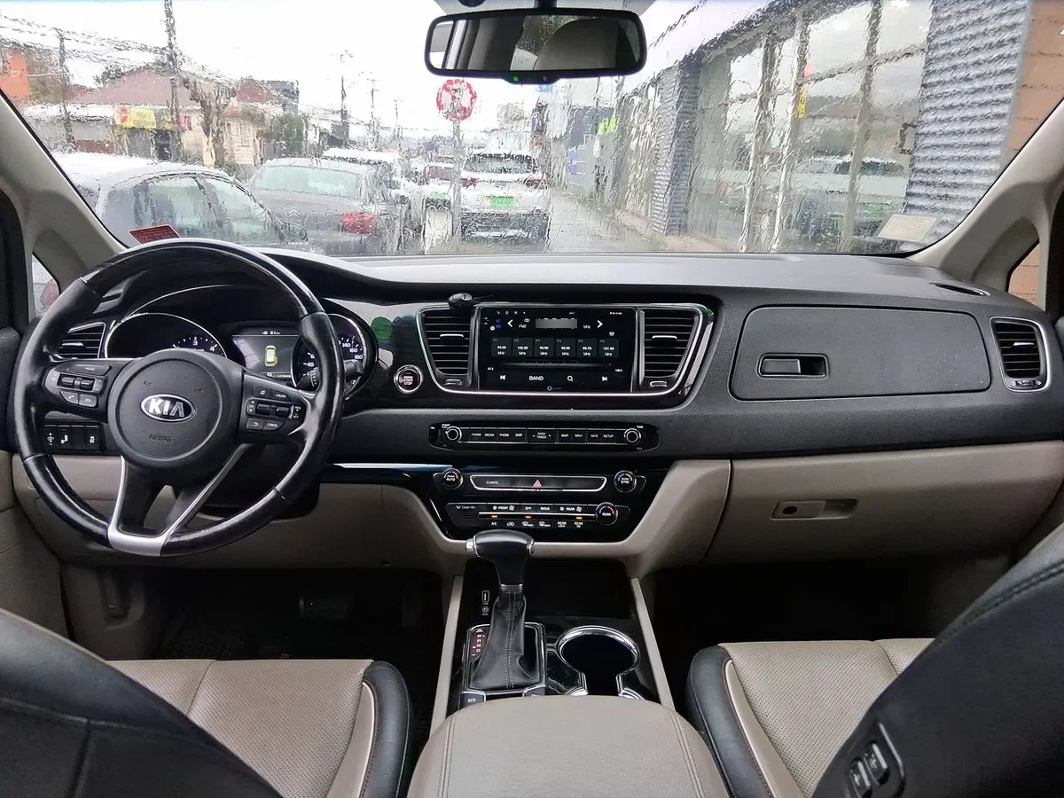 Kia Grand Carnival 2.2 Ex Diesel 4x2 8at 5p año 2020