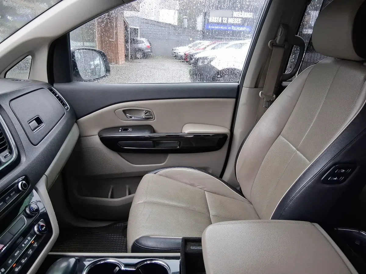 Kia Grand Carnival 2.2 Ex Diesel 4x2 8at 5p año 2020