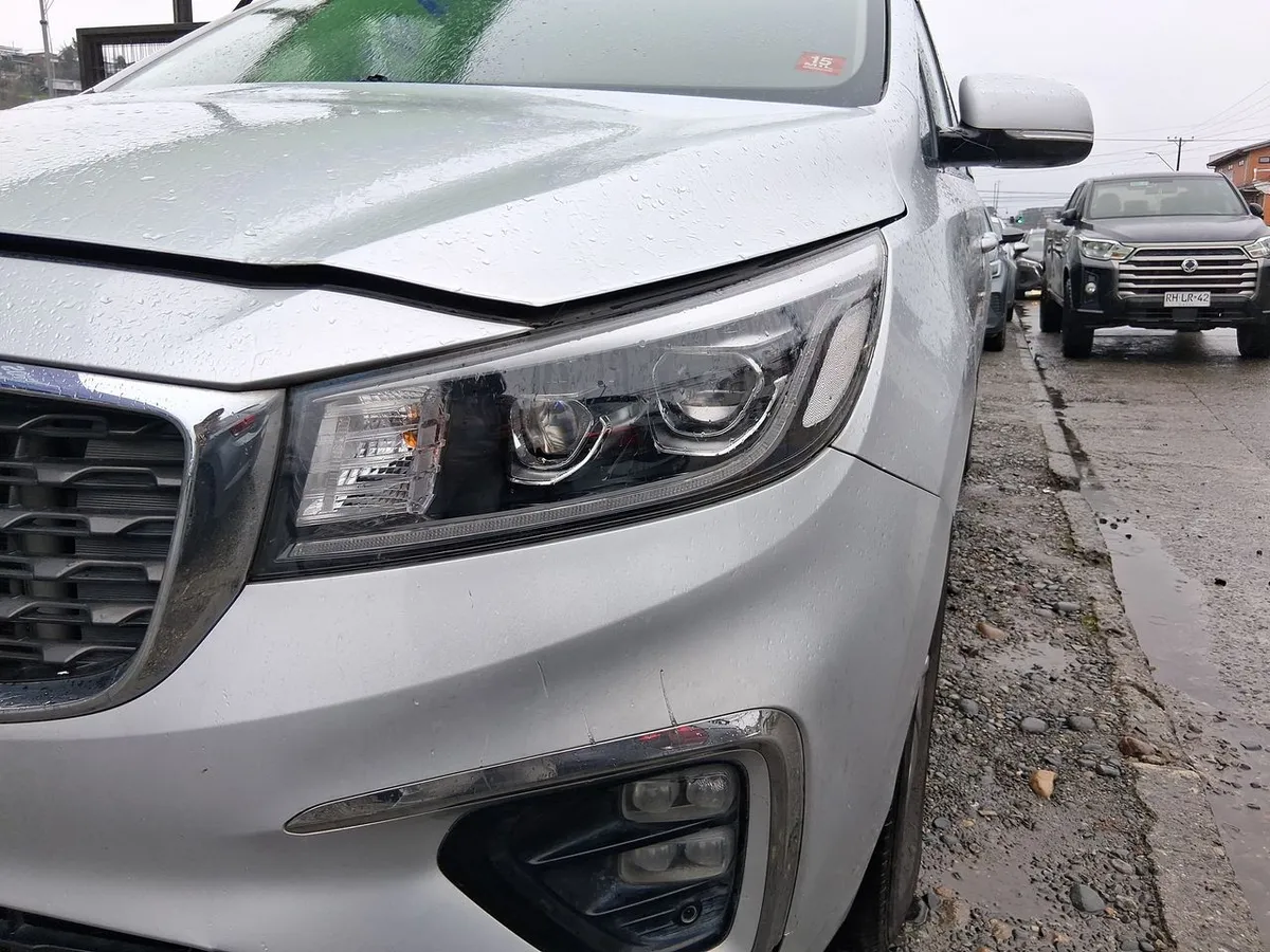Kia Grand Carnival 2.2 Ex Diesel 4x2 8at 5p año 2020