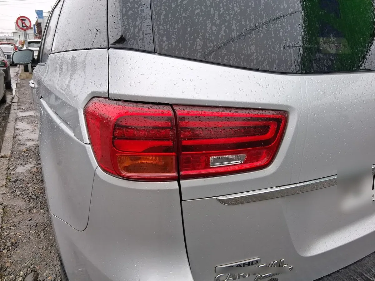 Kia Grand Carnival 2.2 Ex Diesel 4x2 8at 5p año 2020