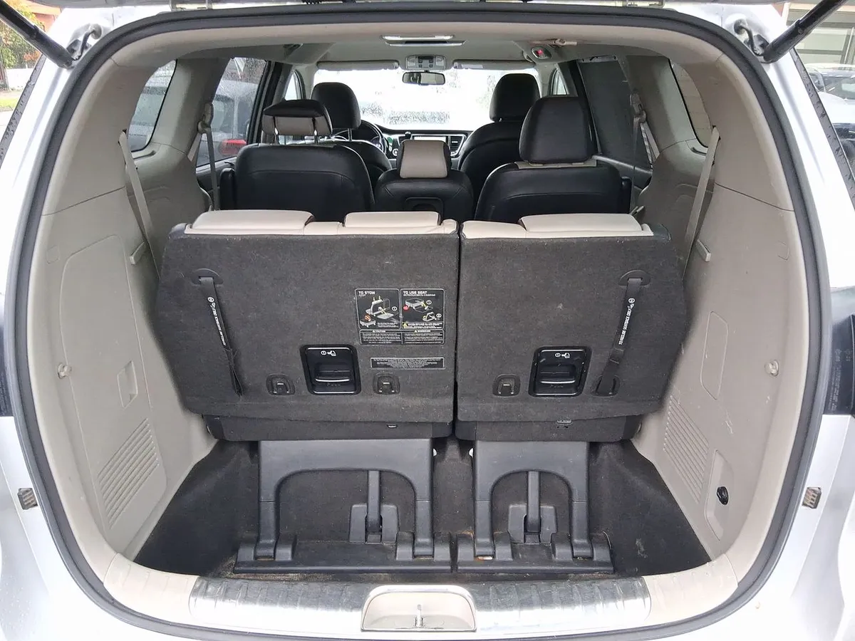 Kia Grand Carnival 2.2 Ex Diesel 4x2 8at 5p año 2020