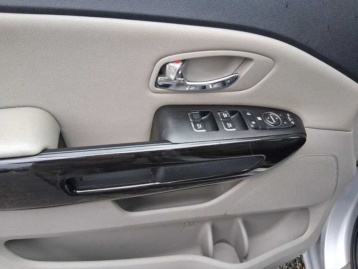 Kia Grand Carnival 2.2 Ex Diesel 4x2 8at 5p año 2020