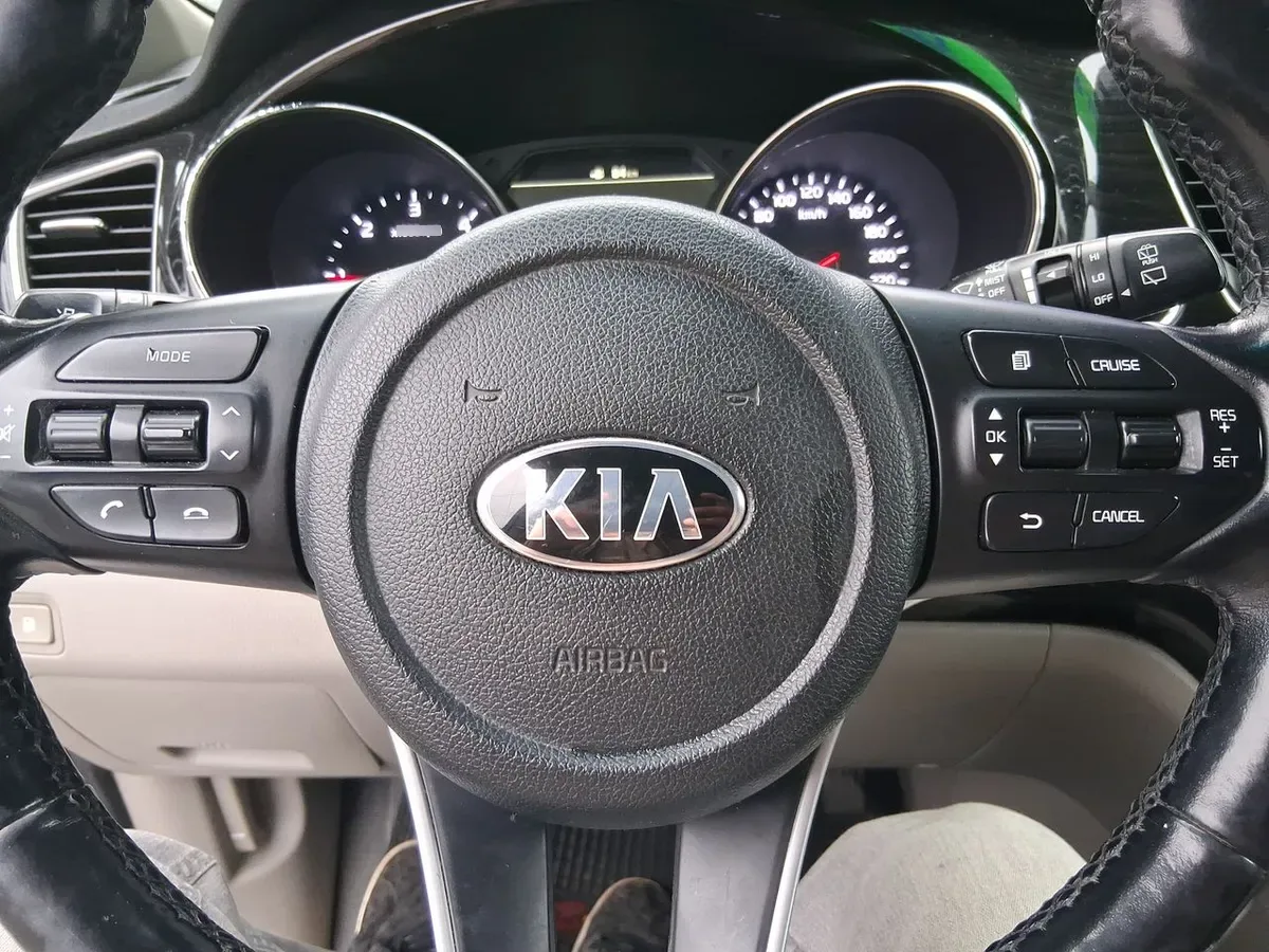 Kia Grand Carnival 2.2 Ex Diesel 4x2 8at 5p año 2020