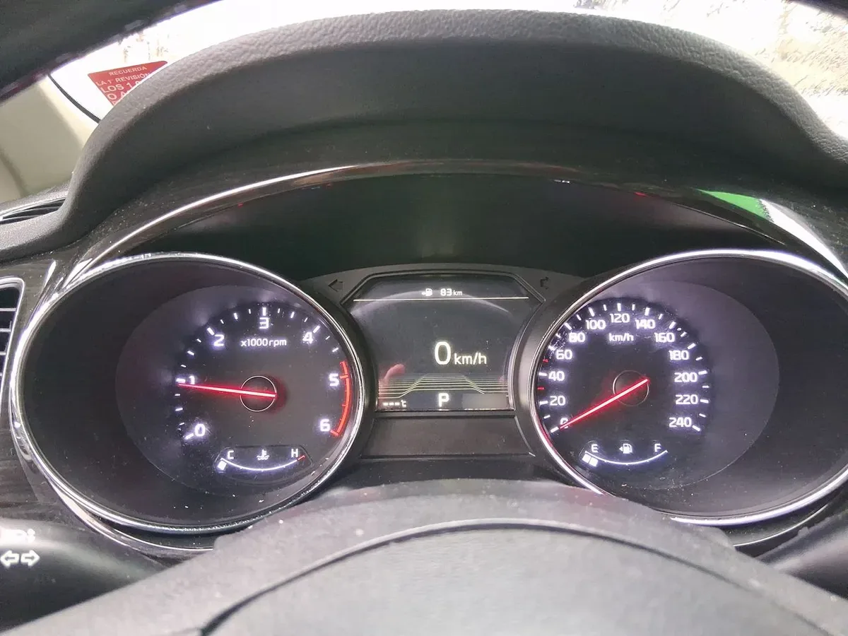 Kia Grand Carnival 2.2 Ex Diesel 4x2 8at 5p año 2020