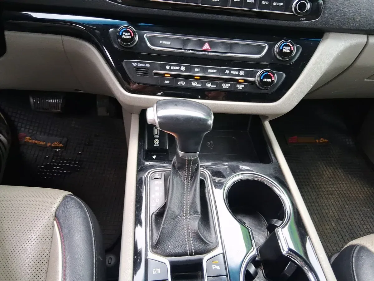 Kia Grand Carnival 2.2 Ex Diesel 4x2 8at 5p año 2020