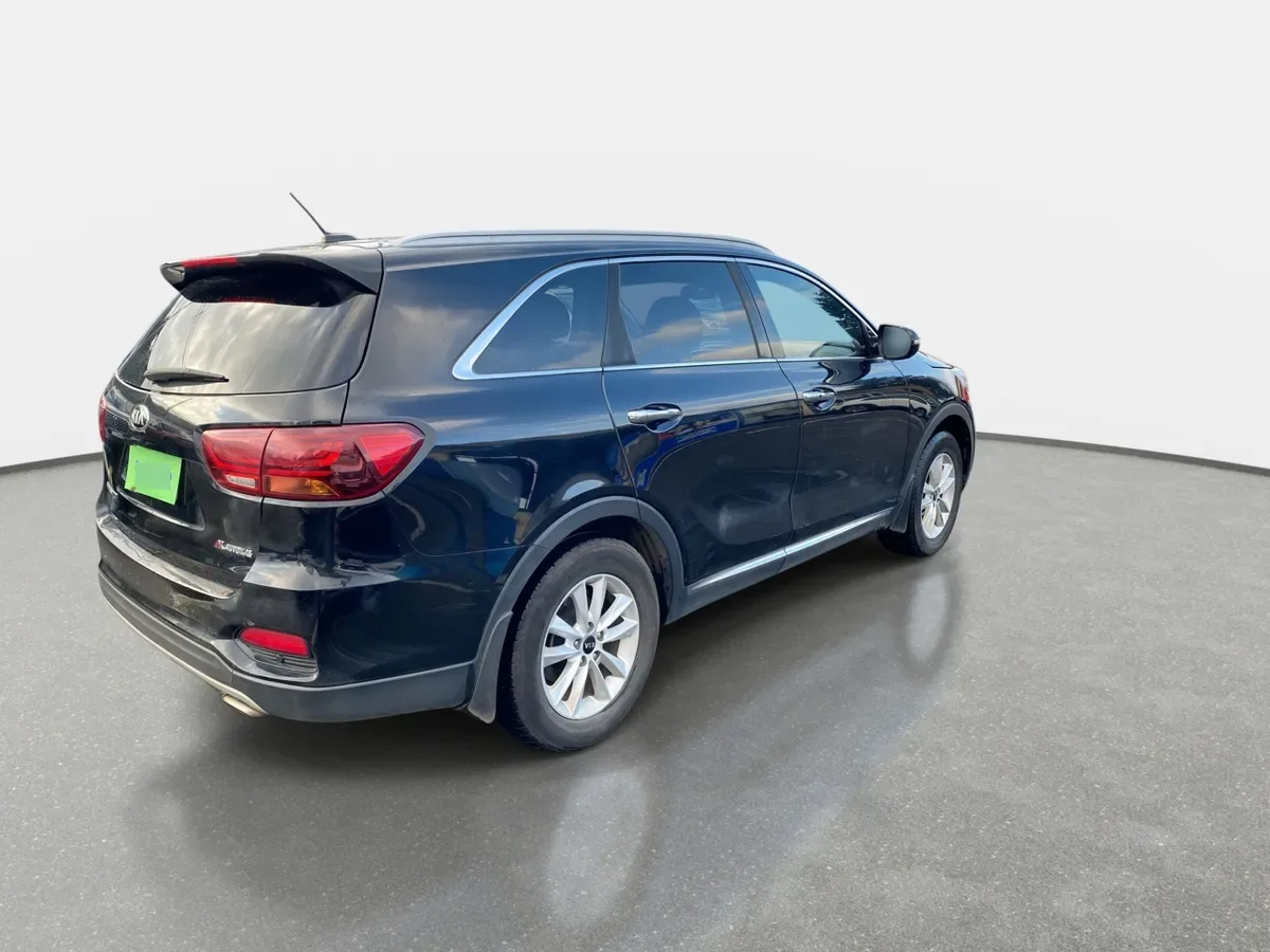 Kia Sorento 2.4 Ex 2wd Mt 5p año 2019