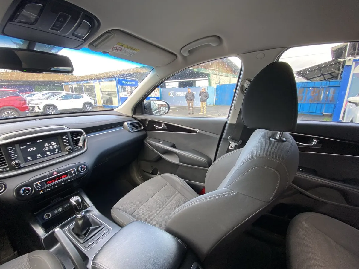 Kia Sorento 2.4 Ex 2wd Mt 5p año 2019