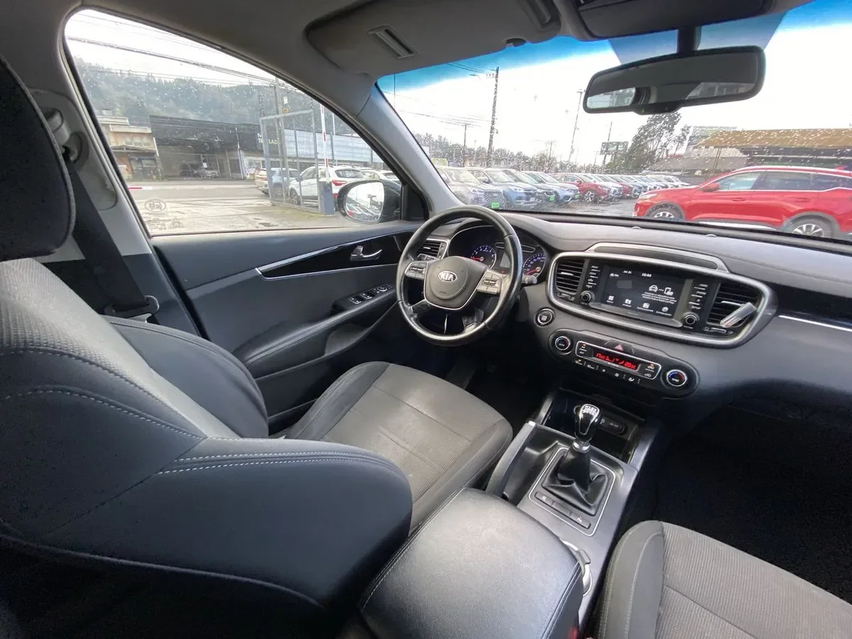 Kia Sorento 2.4 Ex 2wd Mt 5p año 2019