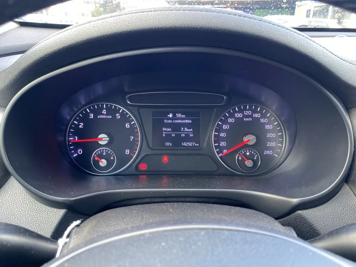 Kia Sorento 2.4 Ex 2wd Mt 5p año 2019