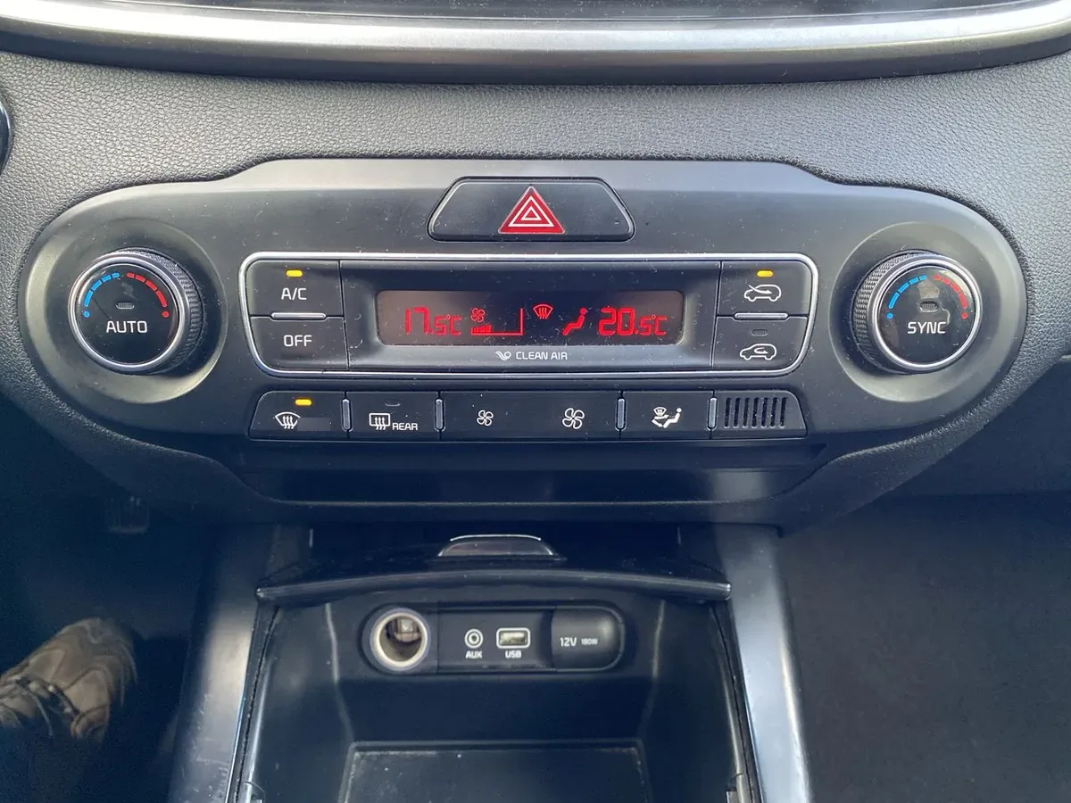 Kia Sorento 2.4 Ex 2wd Mt 5p año 2019