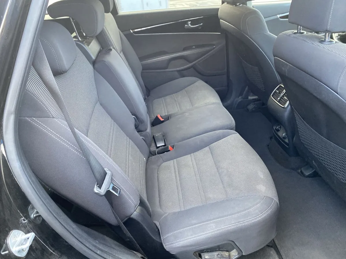 Kia Sorento 2.4 Ex 2wd Mt 5p año 2019