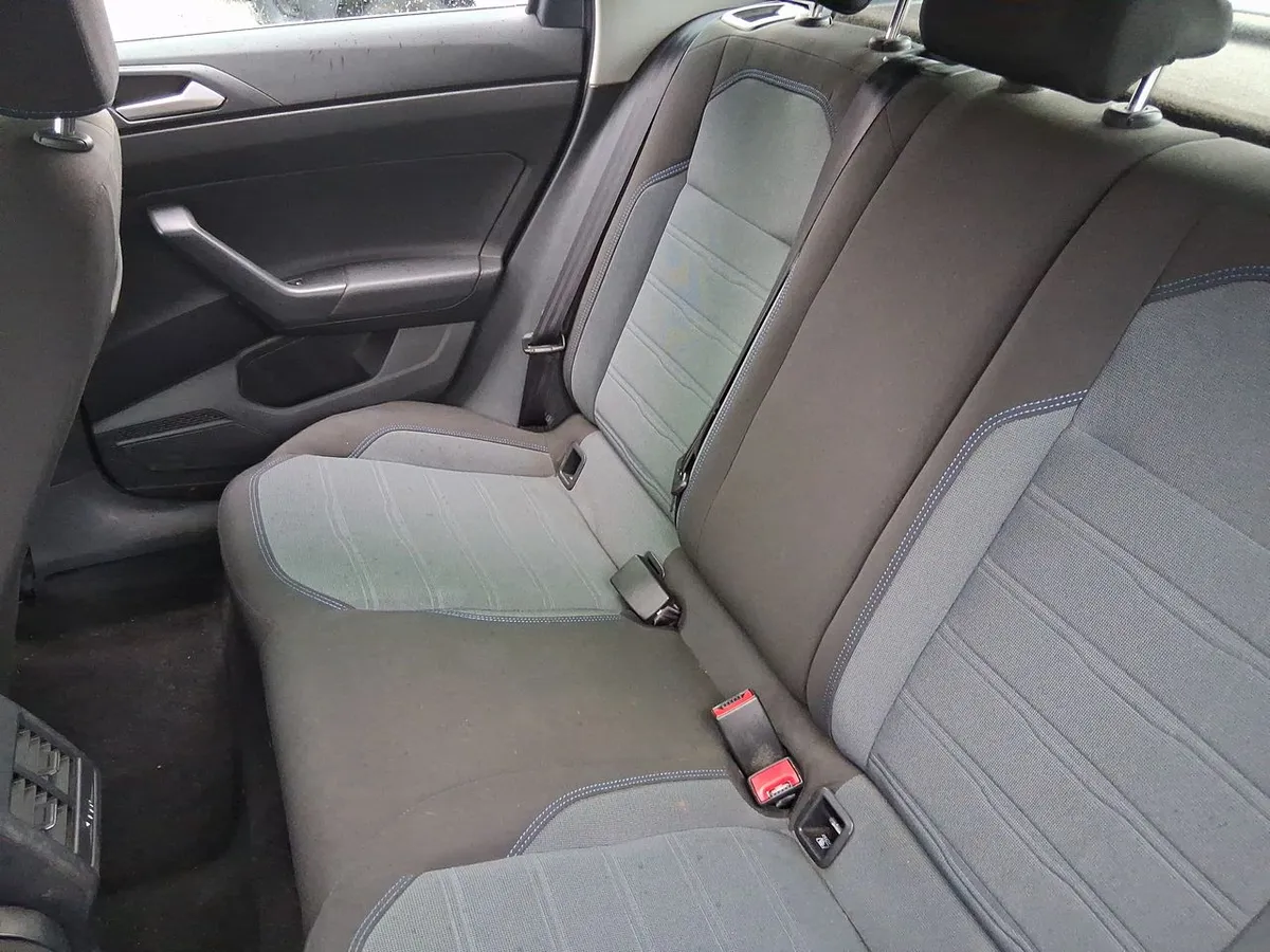 Volkswagen Nivus 1.0 Tsi Comfortline 4x2 At 5p año 2024