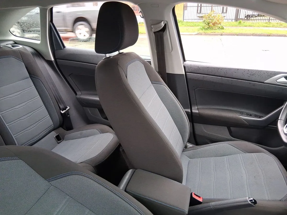 Volkswagen Nivus 1.0 Tsi Comfortline 4x2 At 5p año 2024