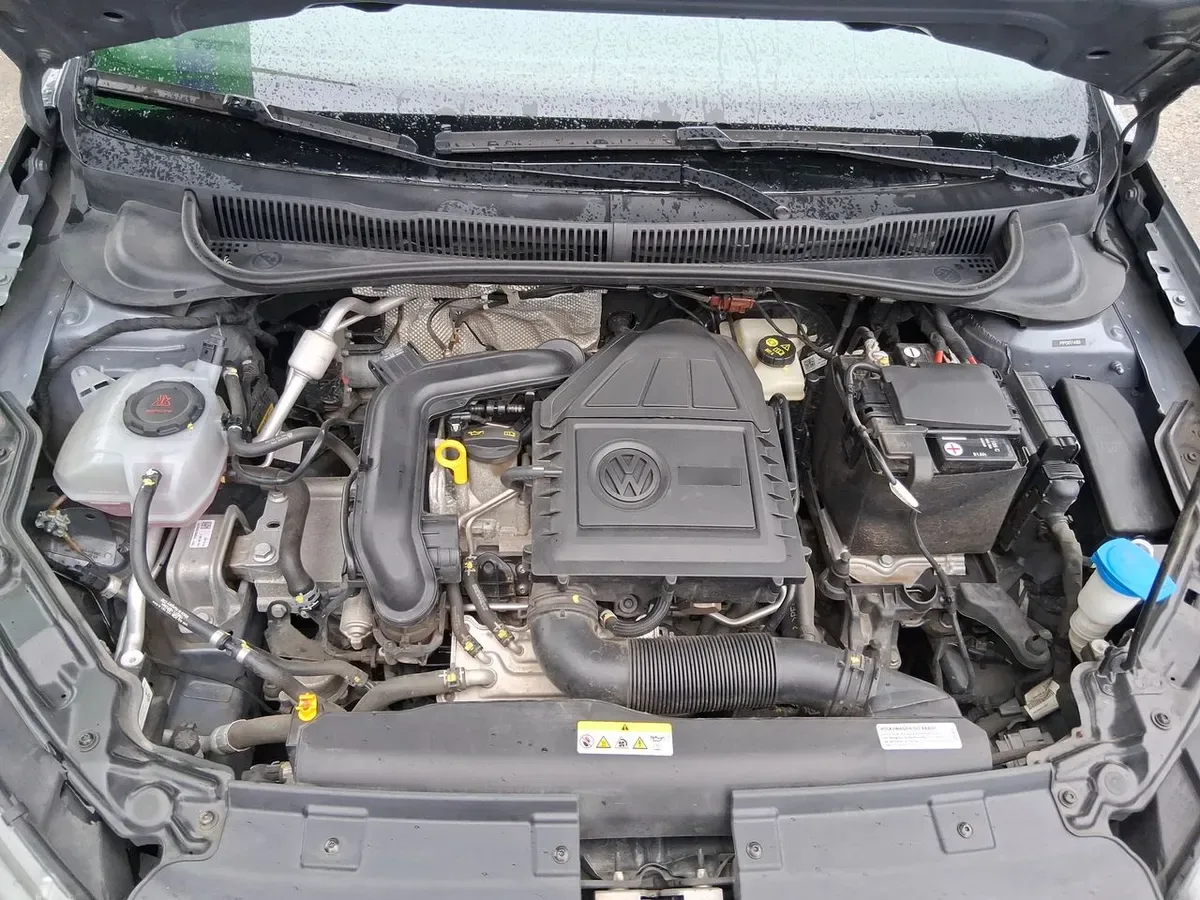 Volkswagen Nivus 1.0 Tsi Comfortline 4x2 At 5p año 2024