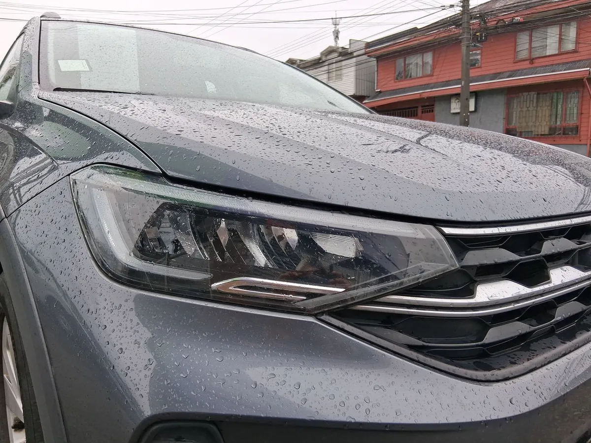 Volkswagen Nivus 1.0 Tsi Comfortline 4x2 At 5p año 2024