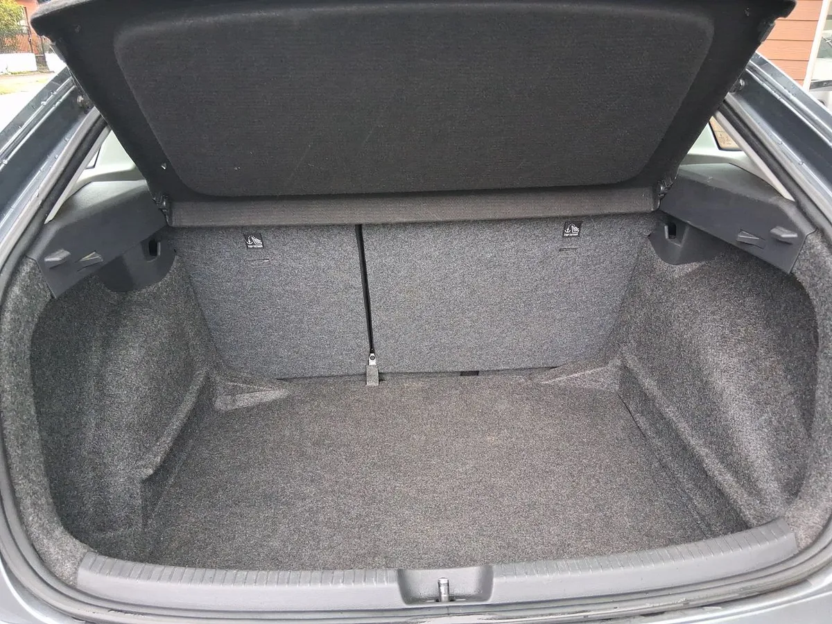 Volkswagen Nivus 1.0 Tsi Comfortline 4x2 At 5p año 2024