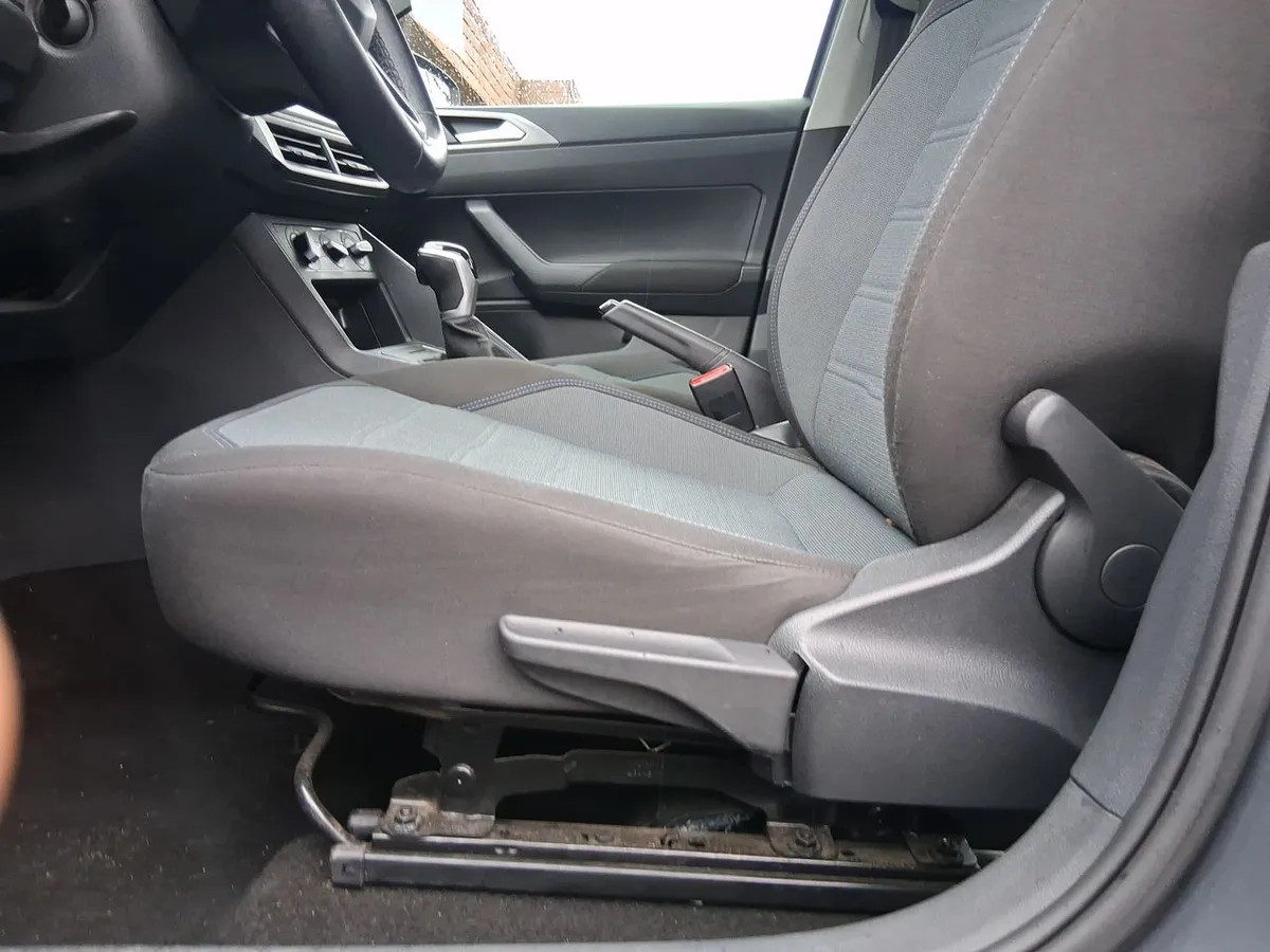 Volkswagen Nivus 1.0 Tsi Comfortline 4x2 At 5p año 2024