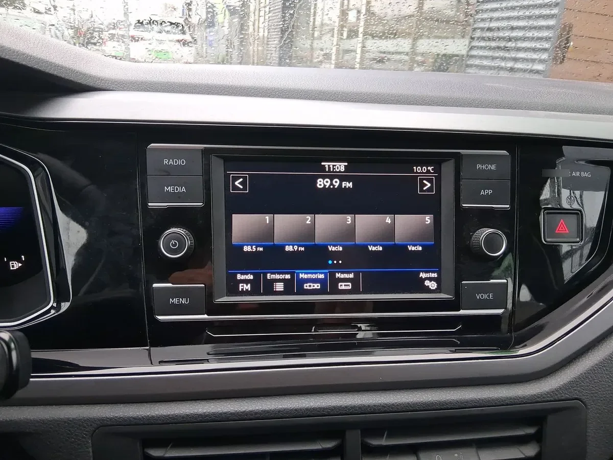 Volkswagen Nivus 1.0 Tsi Comfortline 4x2 At 5p año 2024