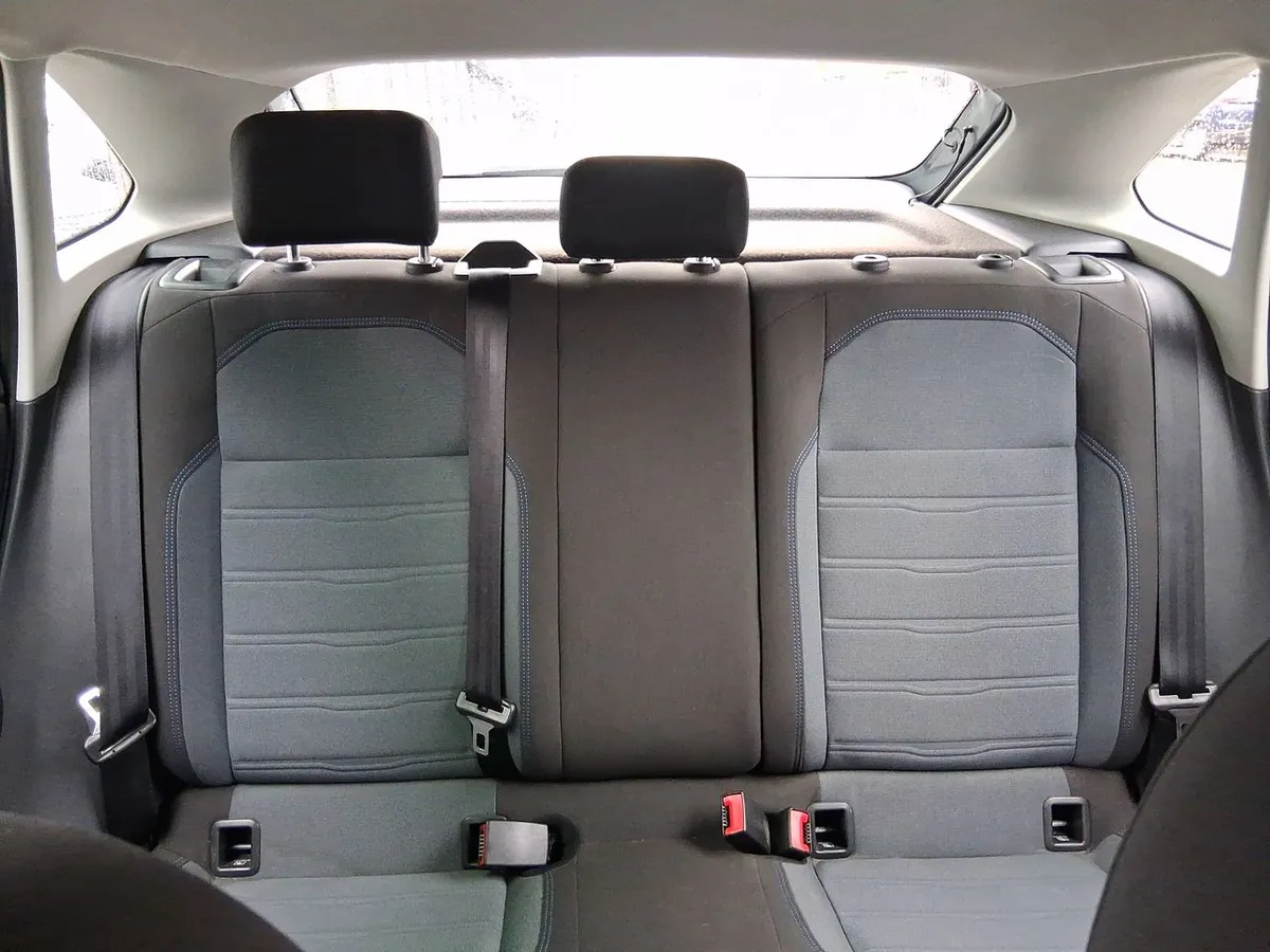 Volkswagen Nivus 1.0 Tsi Comfortline 4x2 At 5p año 2024