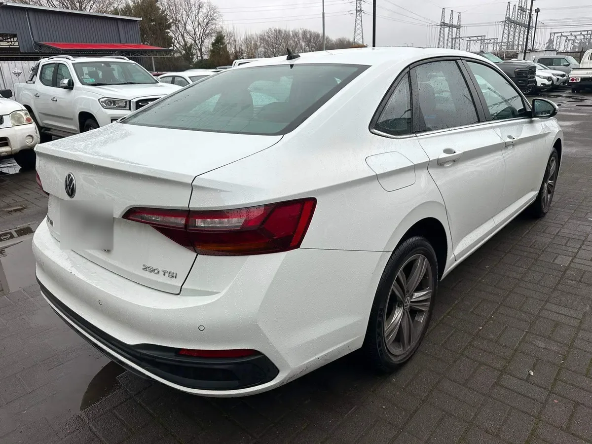 Volkswagen Jetta 1.4 Comfortline Sky 4x2 At 4p año 2024