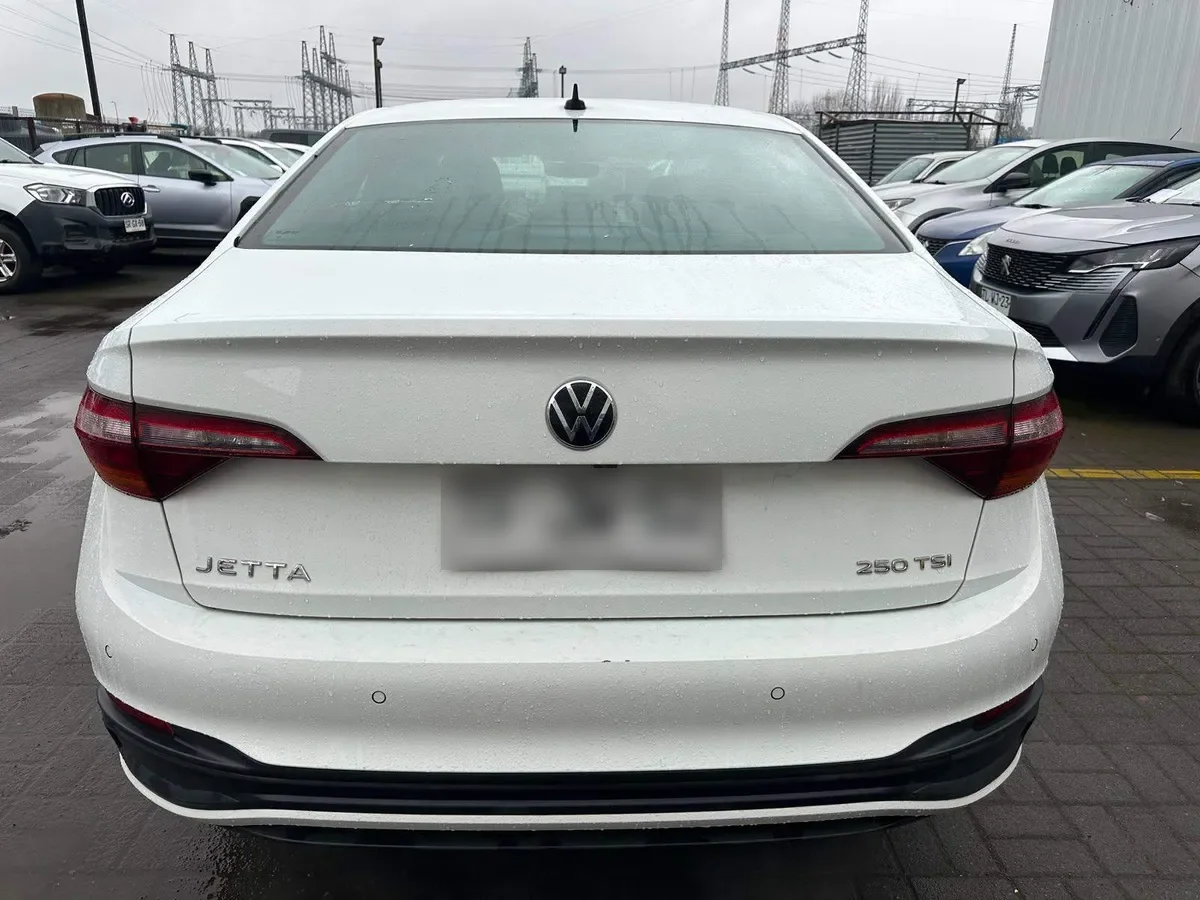 Volkswagen Jetta 1.4 Comfortline Sky 4x2 At 4p año 2024