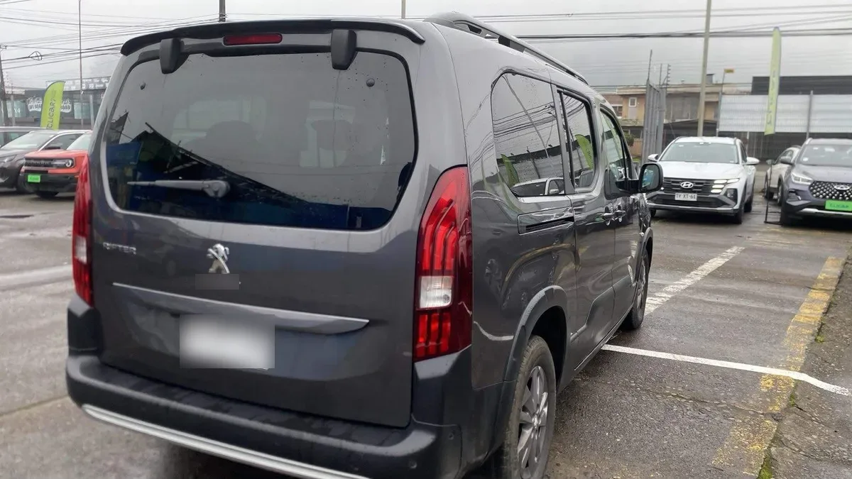 Peugeot Rifter 1.5 Allure Bluehdi Diesel 4x2 130hp Mt6 5p año 2023