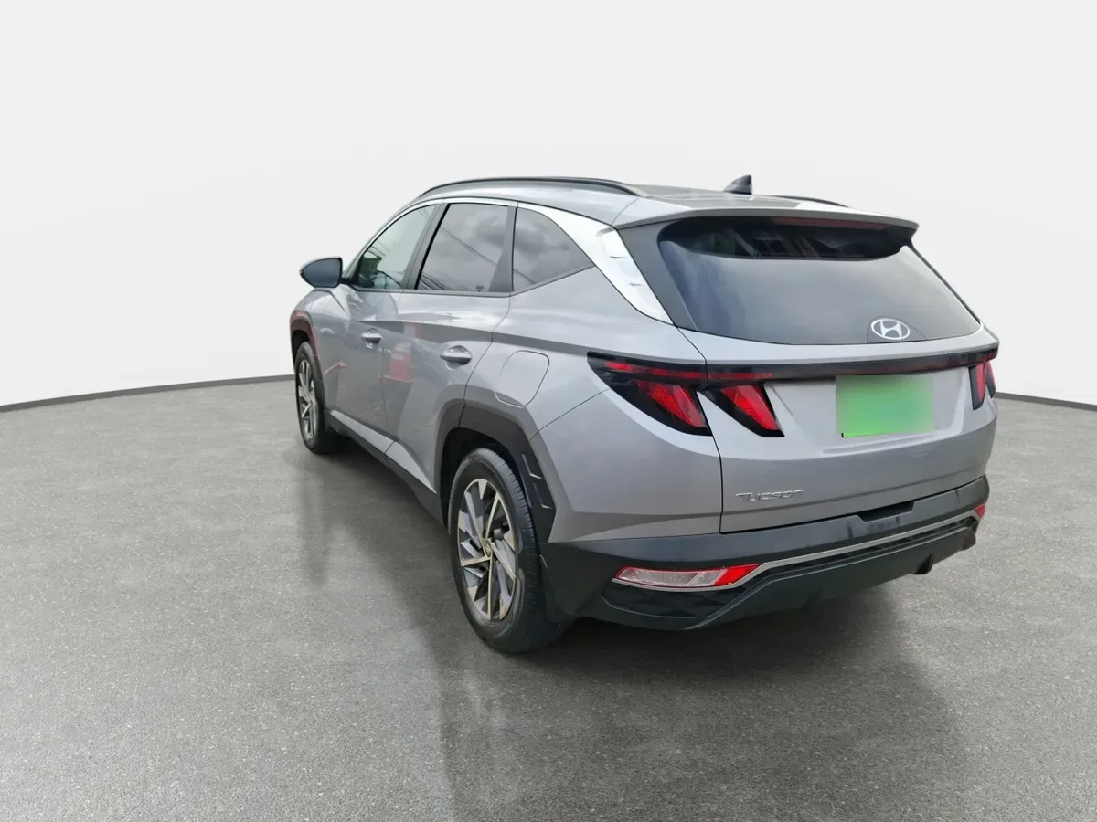 Hyundai Tucson 2.0 Nx4 Plus Fl 2wd At 5p año 2025
