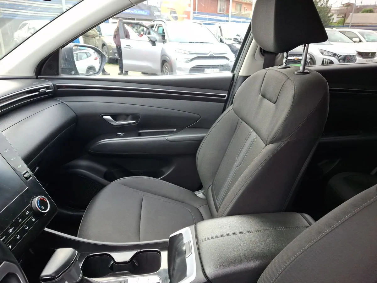 Hyundai Tucson 2.0 Nx4 Plus Fl 2wd At 5p año 2025