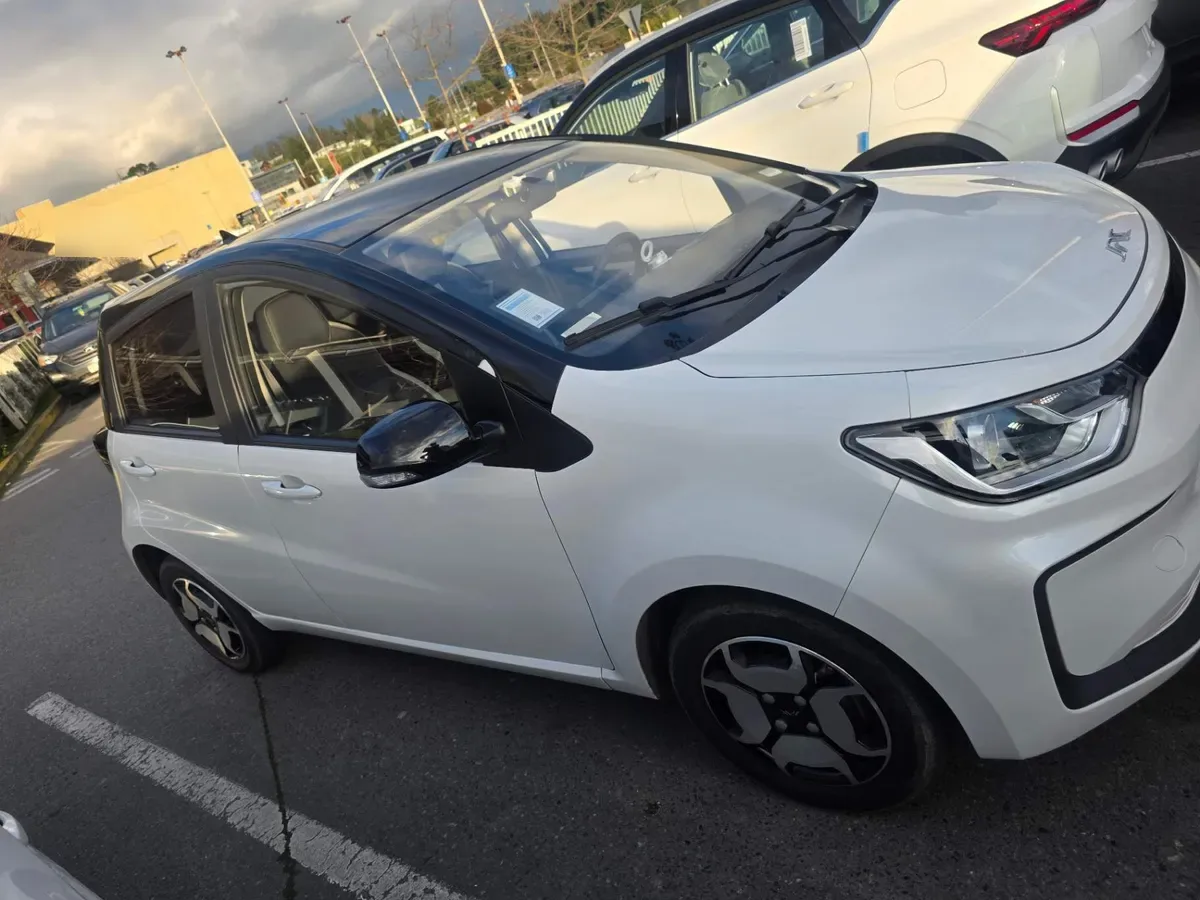 JAC E-Js1 Electrico Luxury 4x2 At 5p año 2025