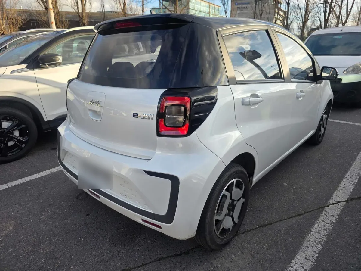 JAC E-Js1 Electrico Luxury 4x2 At 5p año 2025