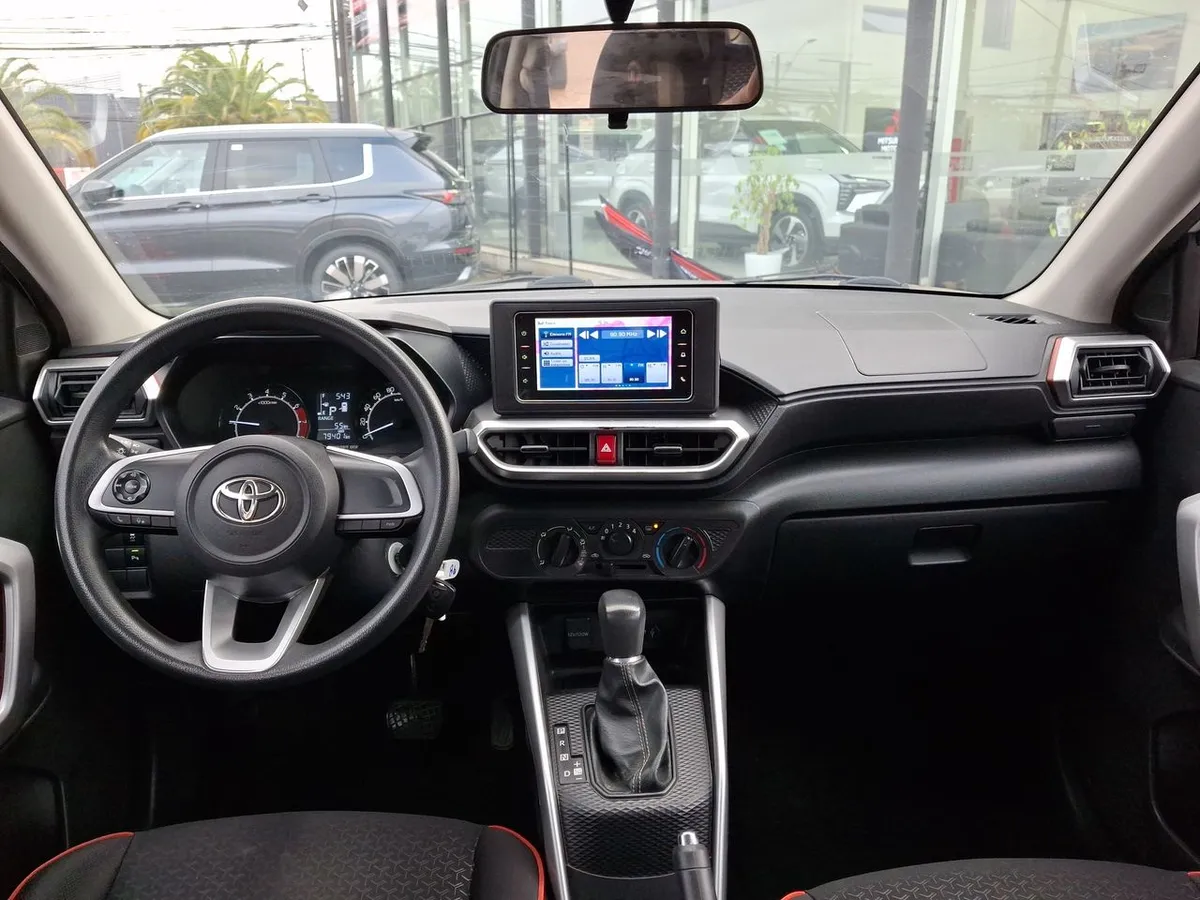 Toyota Raize 1.2 E 4x2 At 5p año 2022