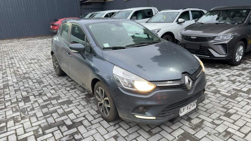 Renault Clio 0.9t Expression 4x2 Hb Mt 5p año 2020