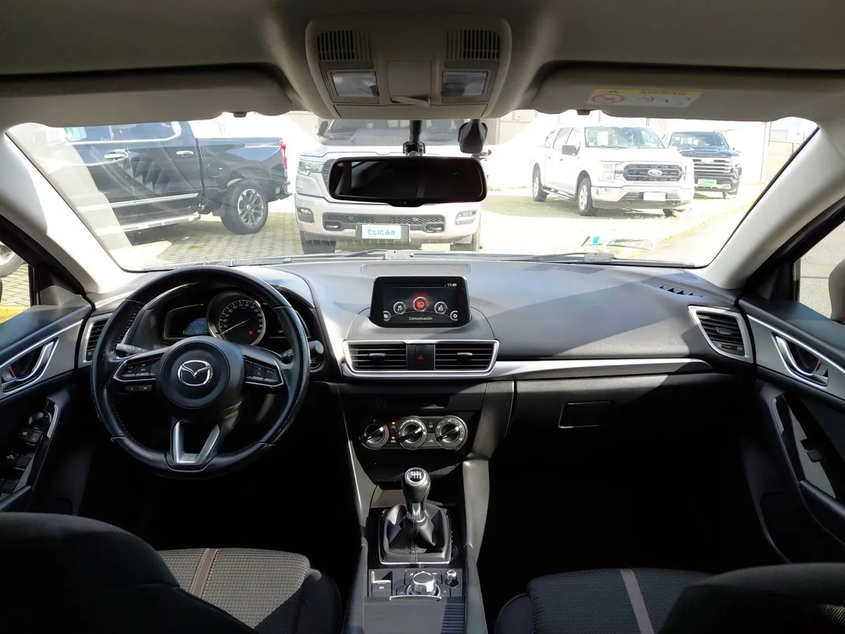 Mazda 3 2.0 Sport V Hb 6mt 5p año 2020