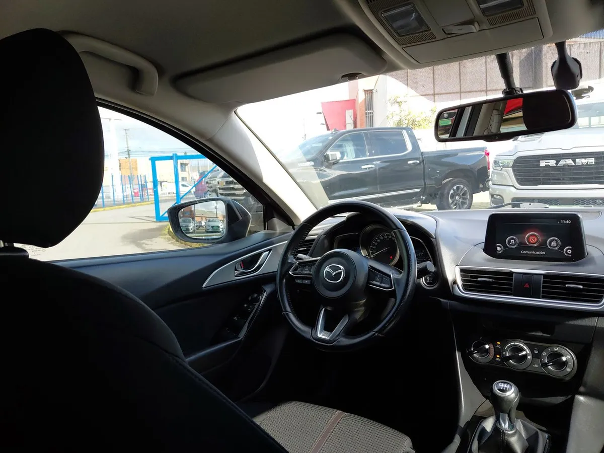 Mazda 3 2.0 Sport V Hb 6mt 5p año 2020