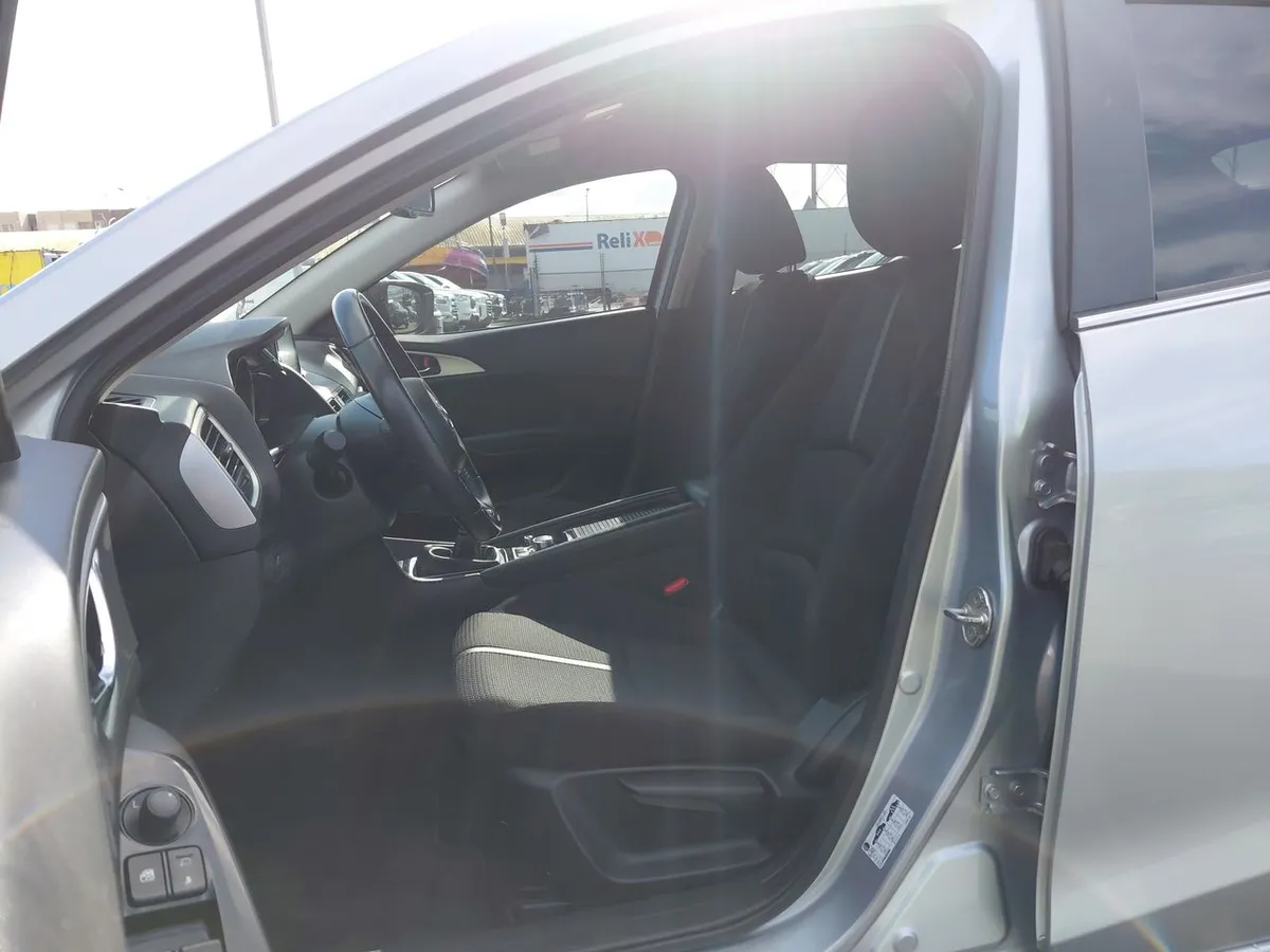 Mazda 3 2.0 Sport V Hb 6mt 5p año 2020
