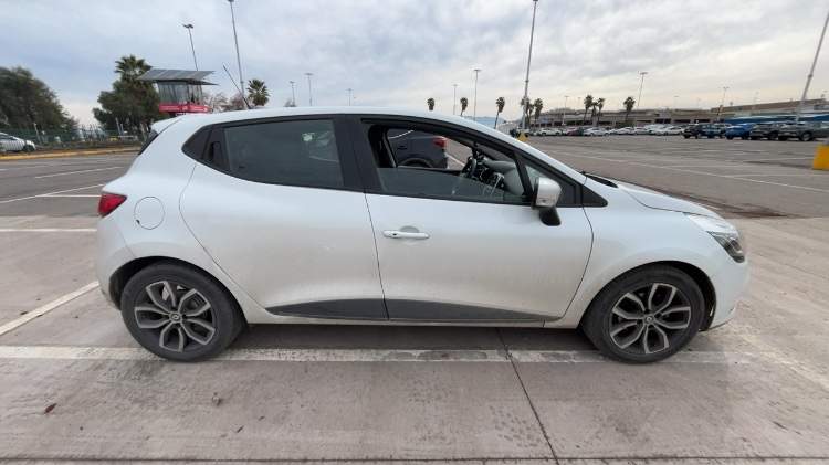 Renault Clio 0.9t Expression 4x2 Hb Mt 5p año 2021