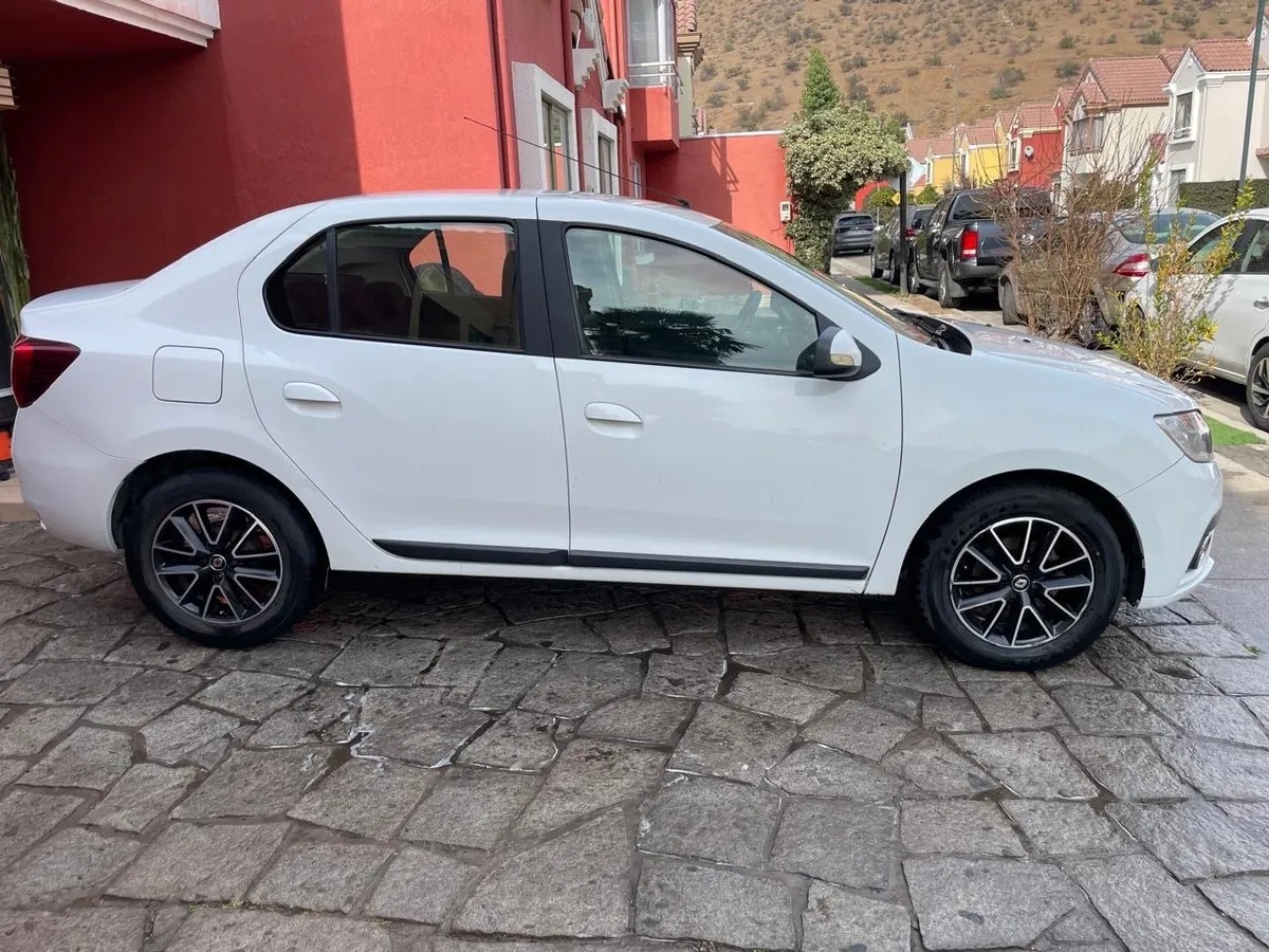 RENAULT SYMBOL 1.6 Intens Tech Mt año 2018