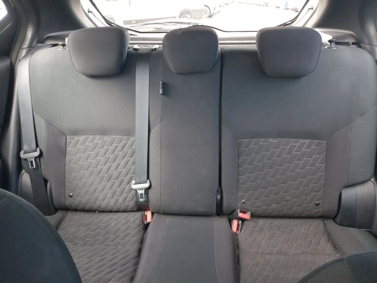 Nissan Kicks 1.6 Sense Mt 5p año 2022