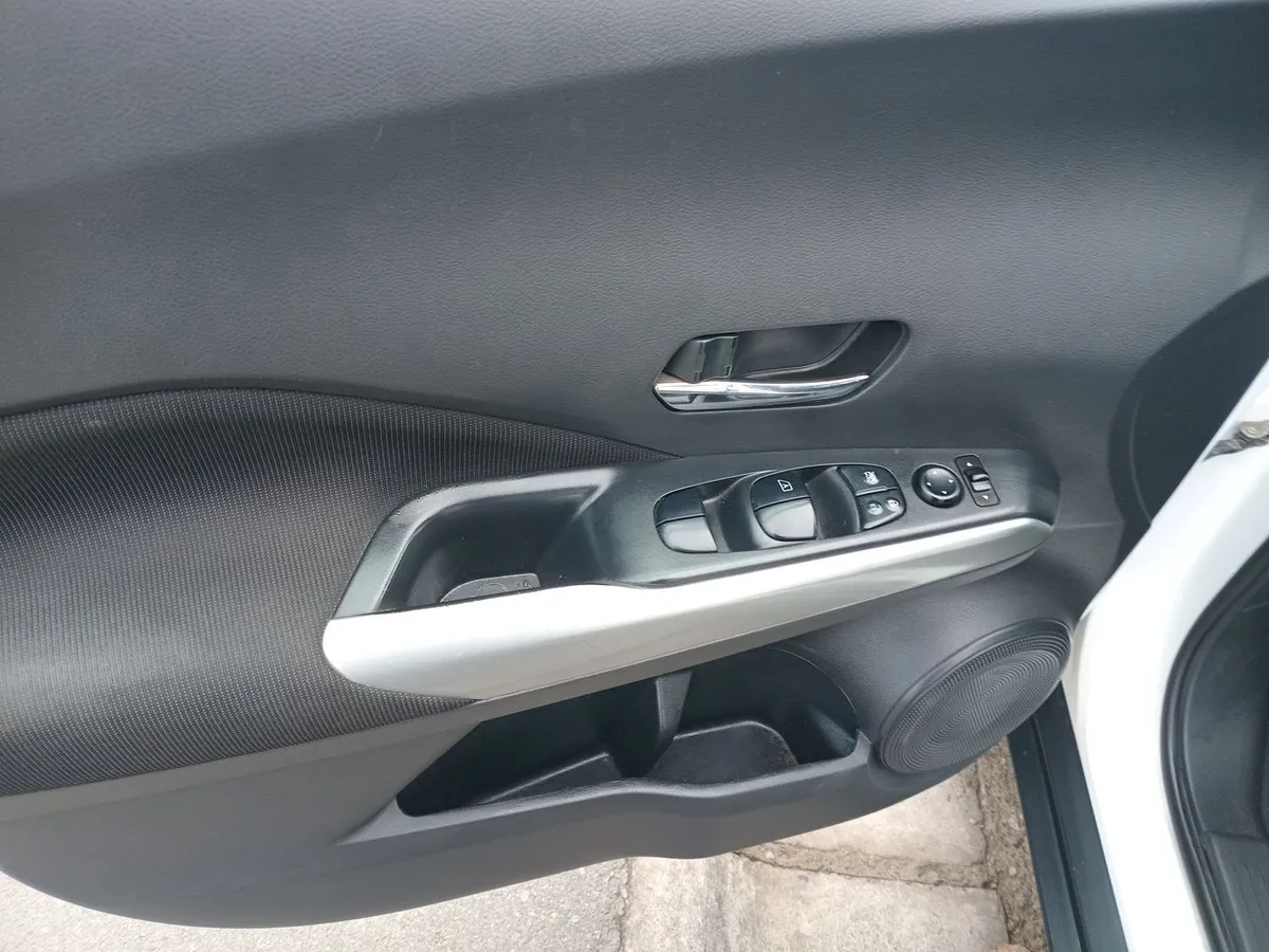 Nissan Kicks 1.6 Sense Mt 5p año 2022