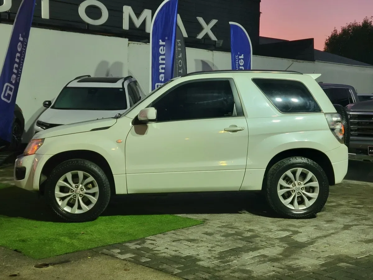 SUZUKI GRAND VITARA 2.4 Glx Winche Mt 4x4 año 2016